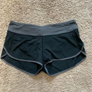 Lululemon / Speed Up Short / Size 8
